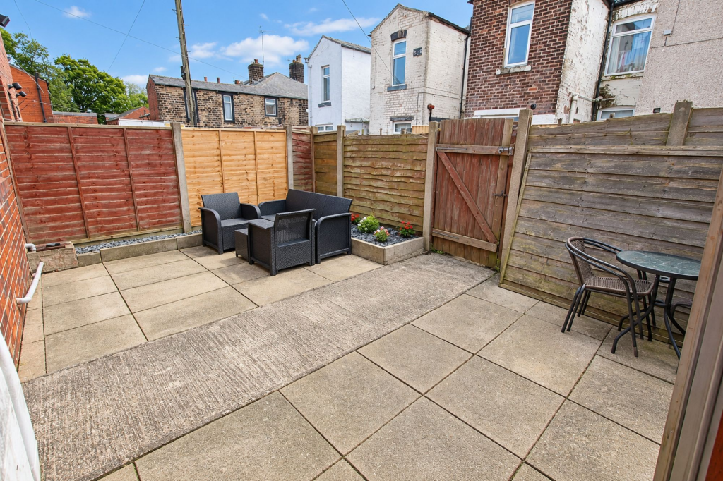 House in Oldham - View 4