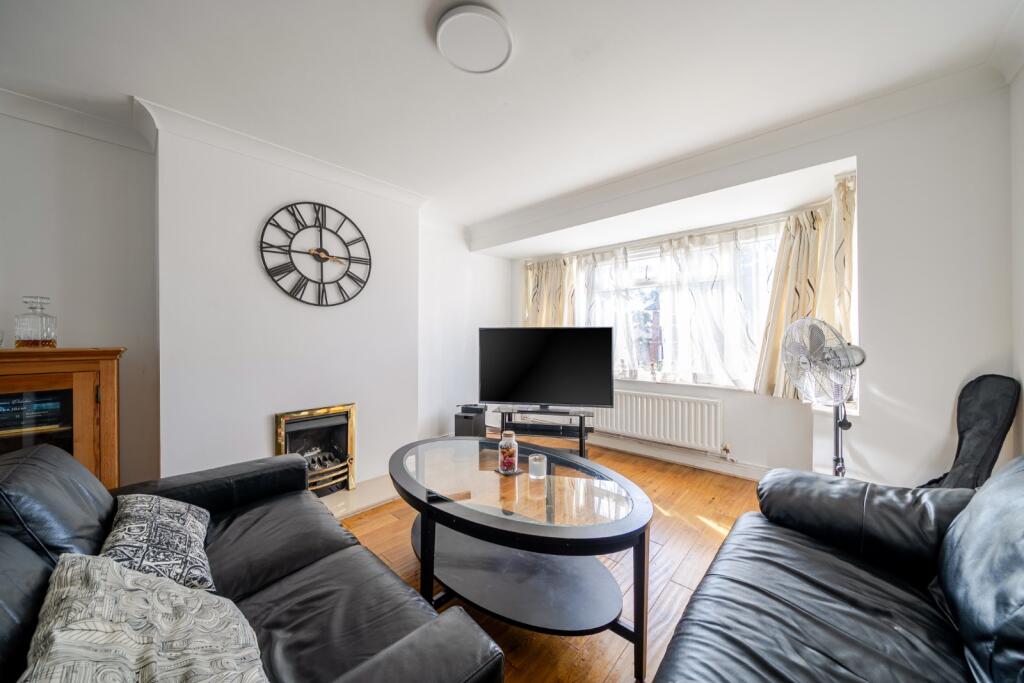 House in London - View 2