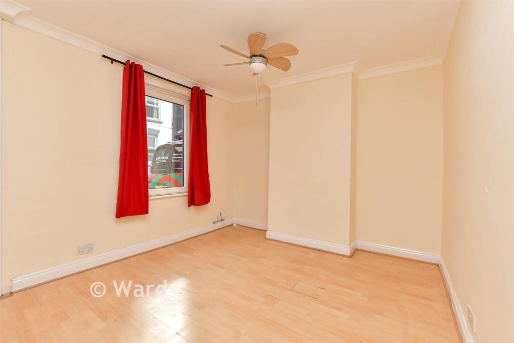 House in Chatham, Medway - View 3