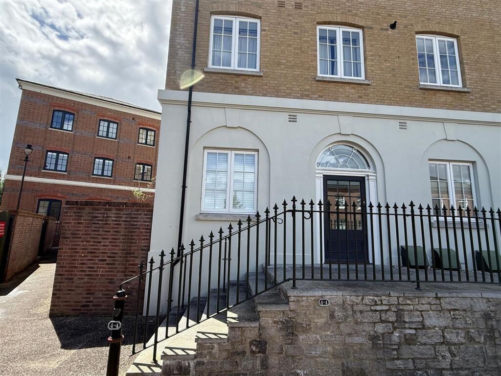 3, 5 Crown Place-12.jpg