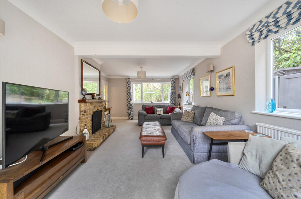 House in Wokingham - More