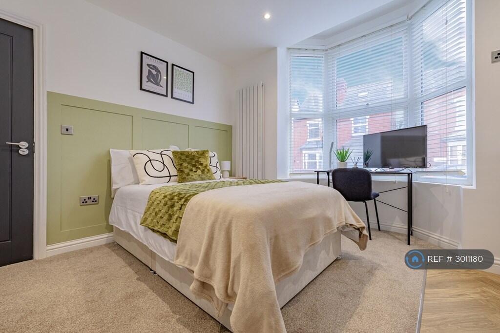 House in Dudley - More