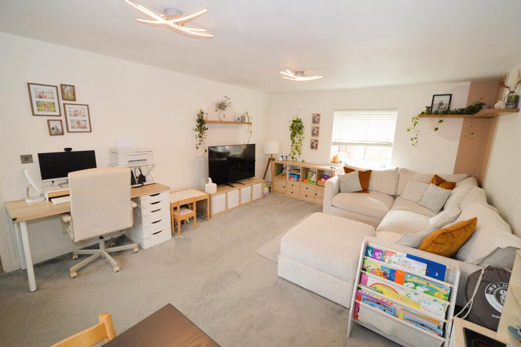 House in Surrey Heath, Windlesham - View 2