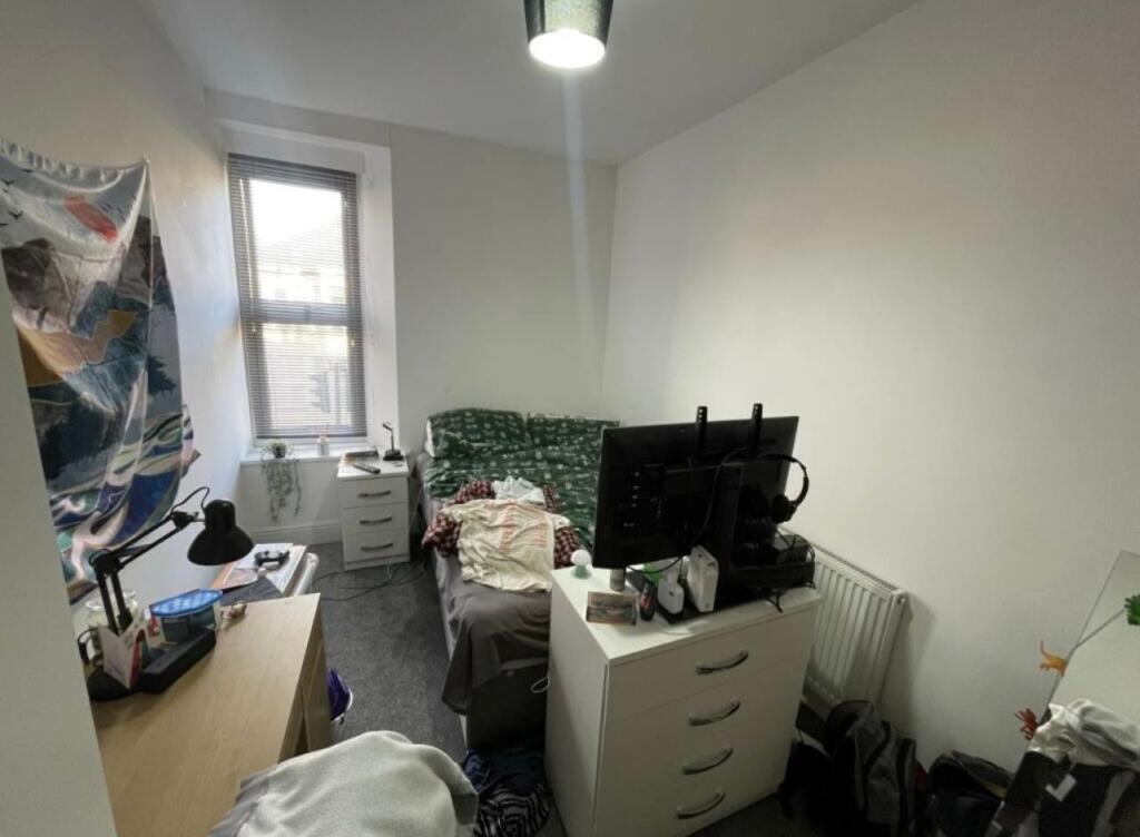 6 bedroom house for rent