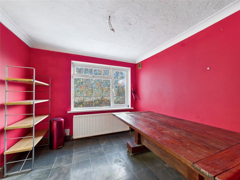218 Greenstead Road photo 4