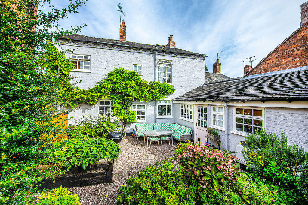 House in Nantwich, Kingsbourne - More