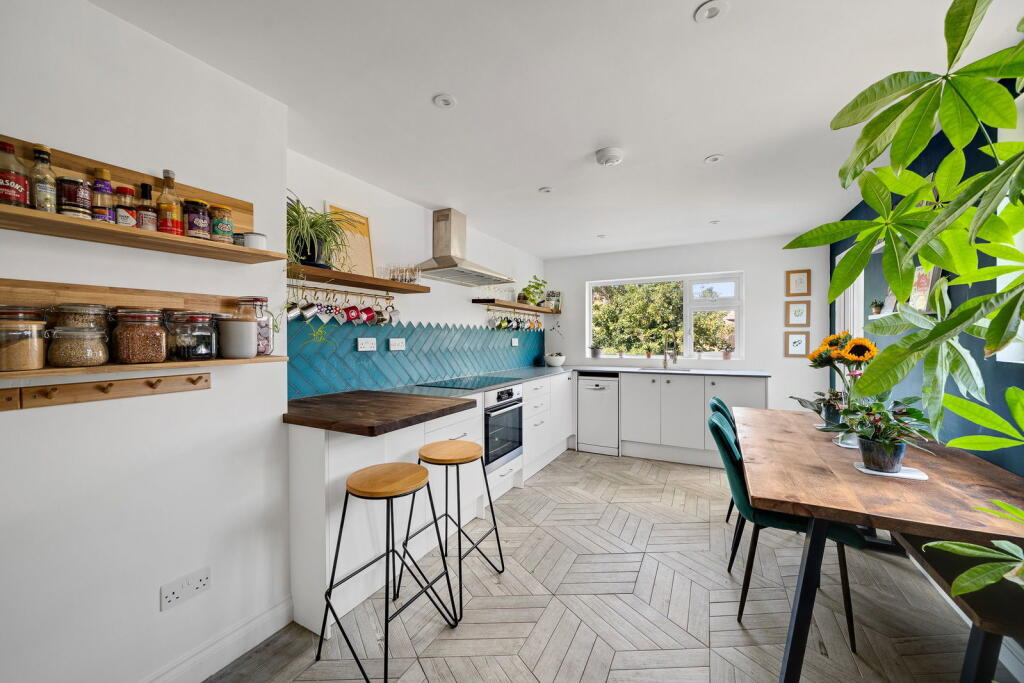 Apartment in London - View 5