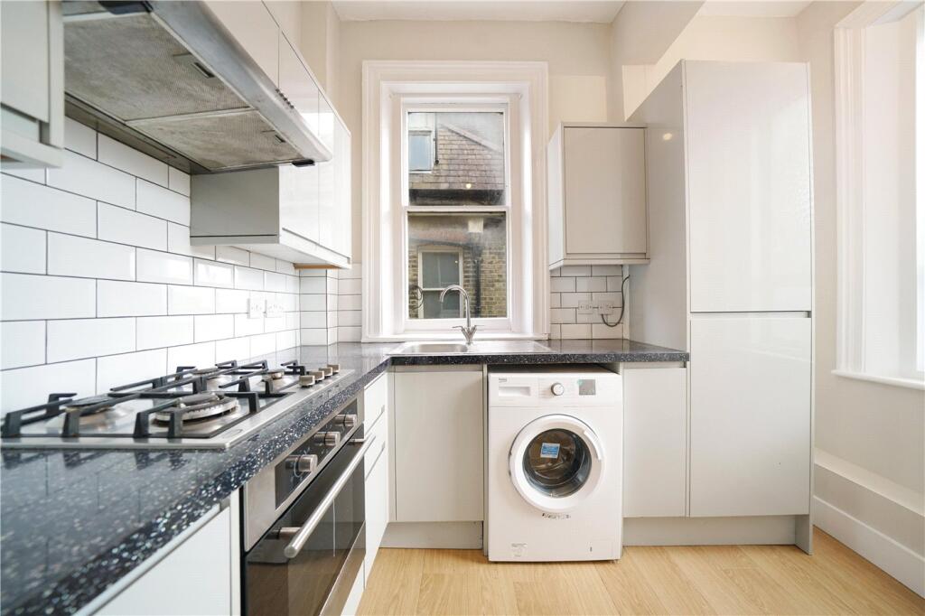 Apartment in London - View 5
