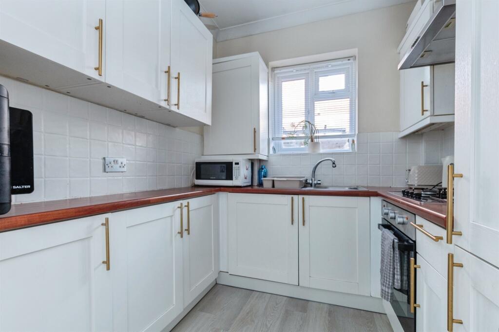 Portchester Road, BOURNEMOUTH photo 5