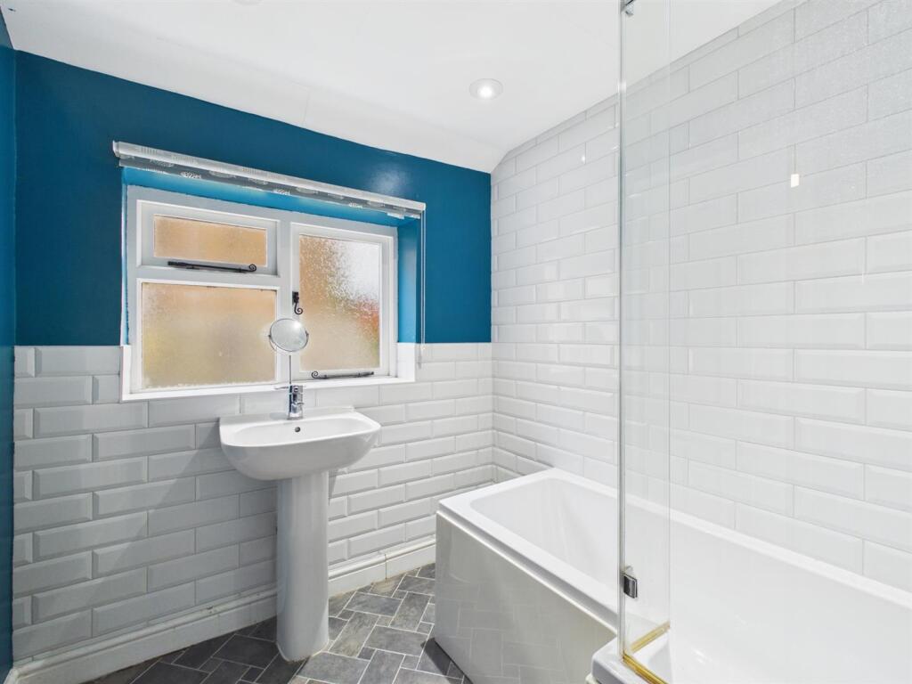 Apartment in Worcester - View 3