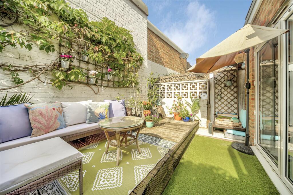 Stephendale Road, Fulham, London, SW6 - More