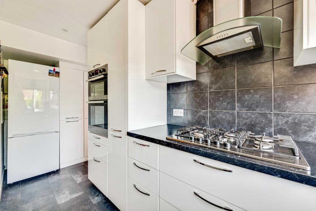 House in Swindon, Haydon Wick - More