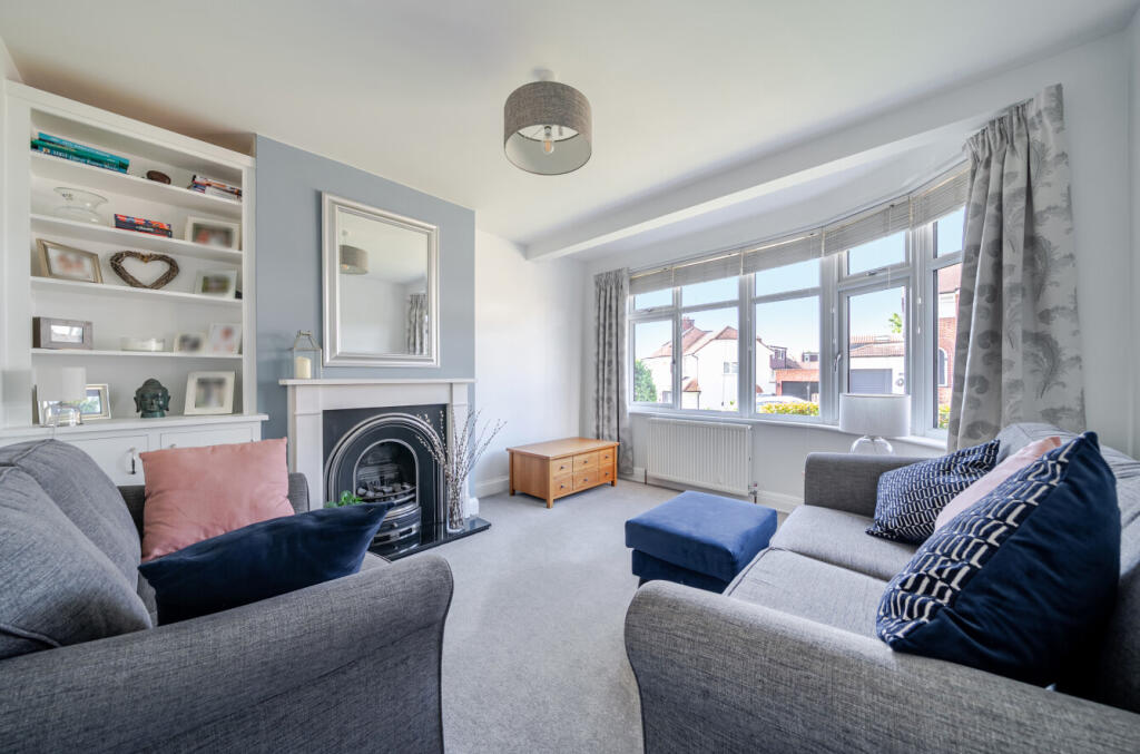 House in Bromley - View 2