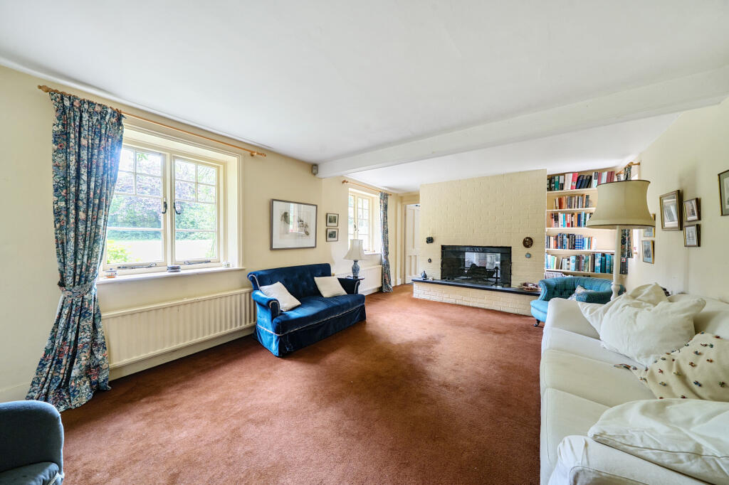 Crossways, Churt, Farnham, GU10 photo 3