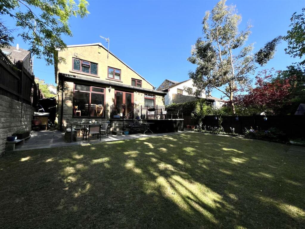 Additional image 21 of Crownest Lane, Bingley