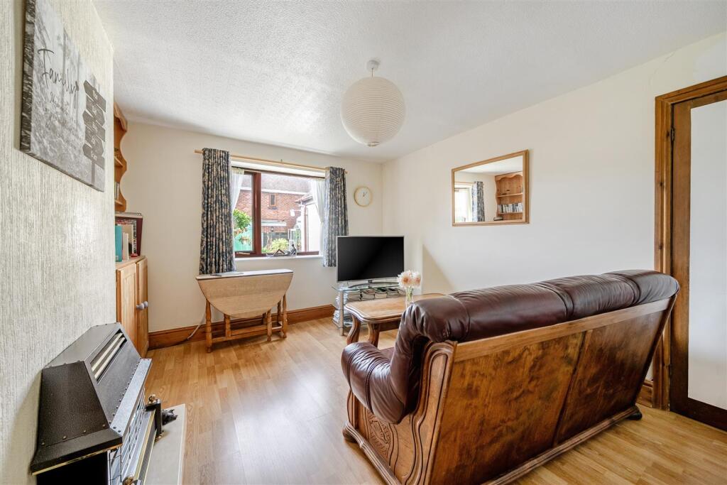 Highfield Road, Cookley, Kidderminster photo 3