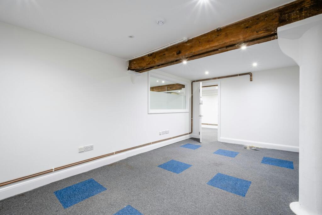 Commercial St 38 2026 - Low Res 9.jpg