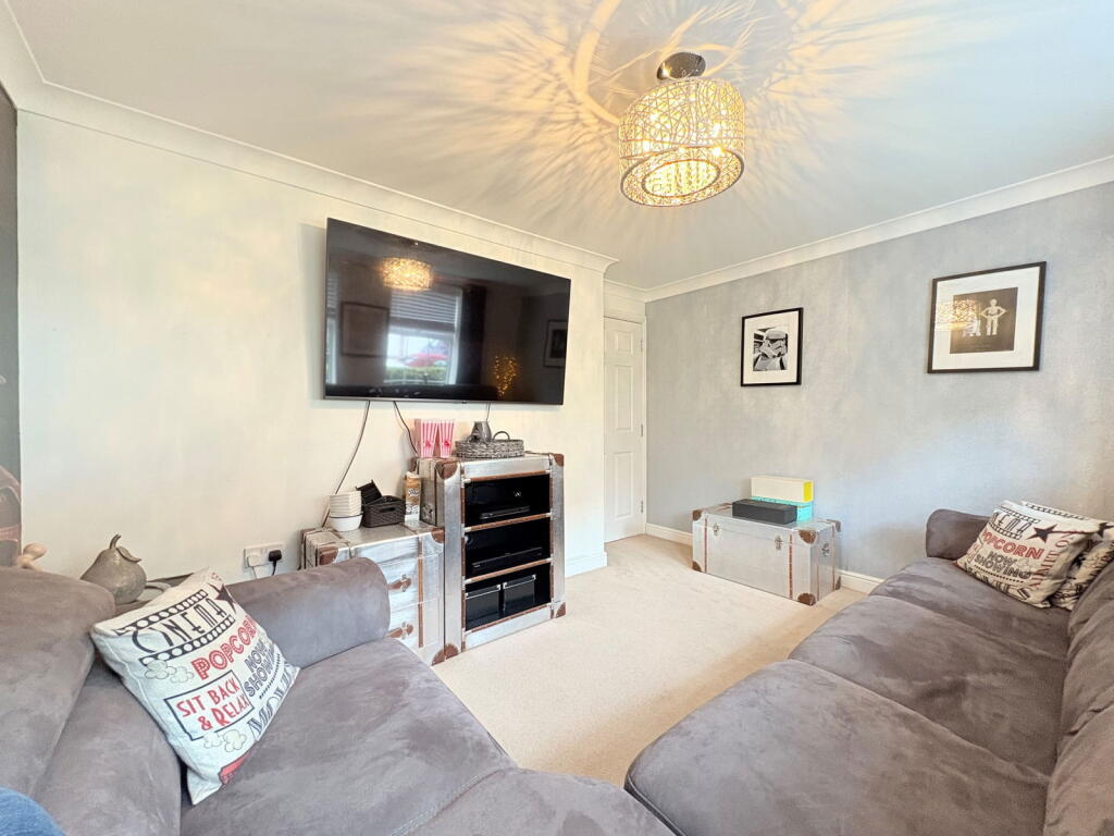 House in Bradley Stoke - View 4