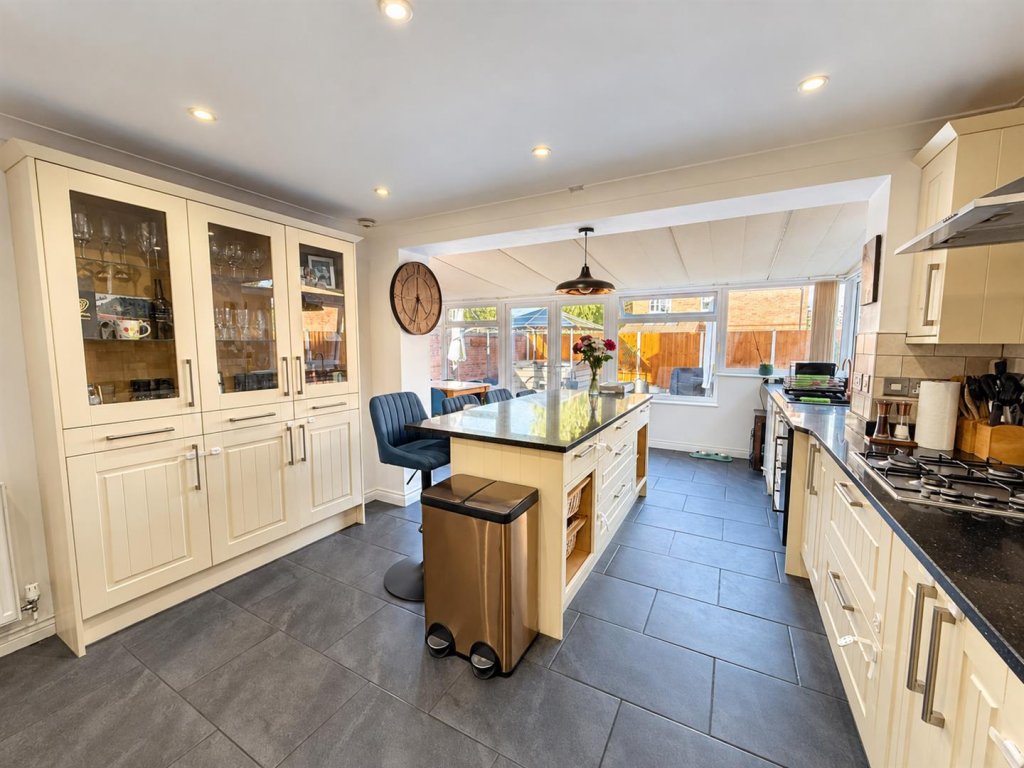 House in Hereford, Herefordshire - View 4