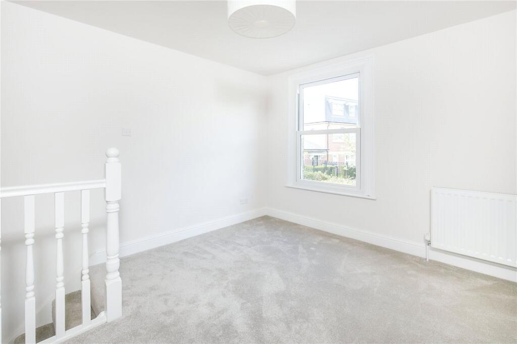 Apartment in London - More
