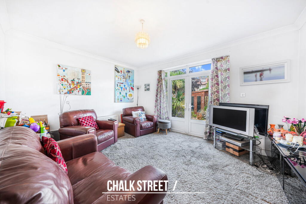 House in London, Gidea Park - View 5