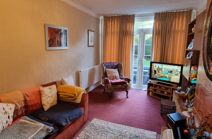 Pymmes Green Road, London, N11 photo 3