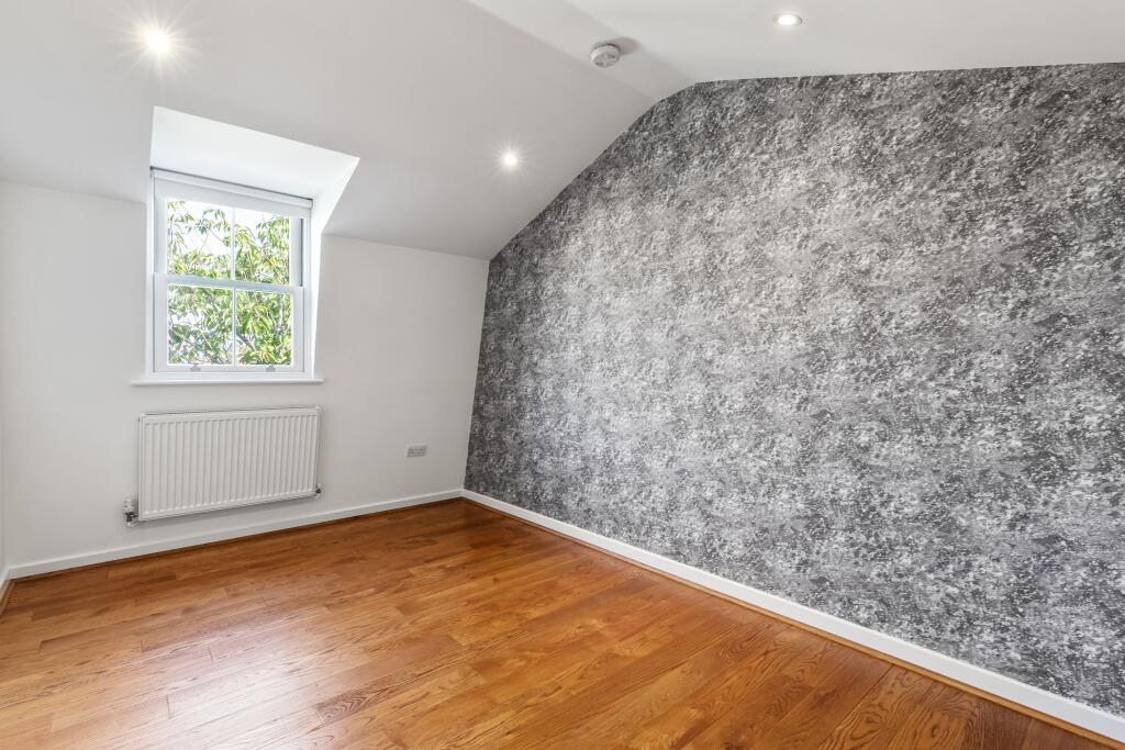 Apartment in London - More