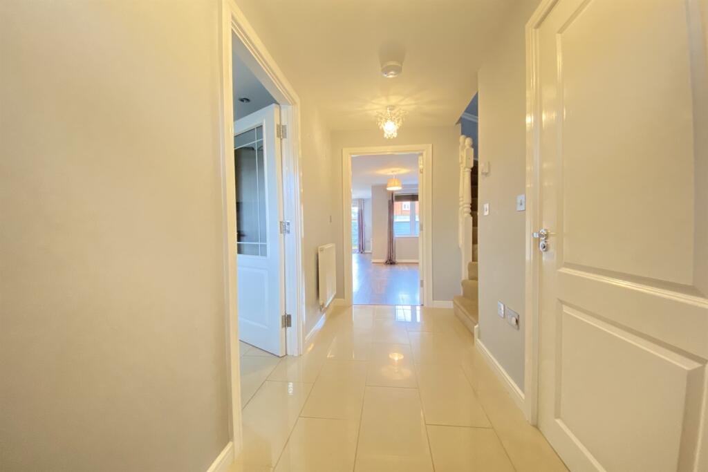 House in Basingstoke and Deane, Tadley - View 4
