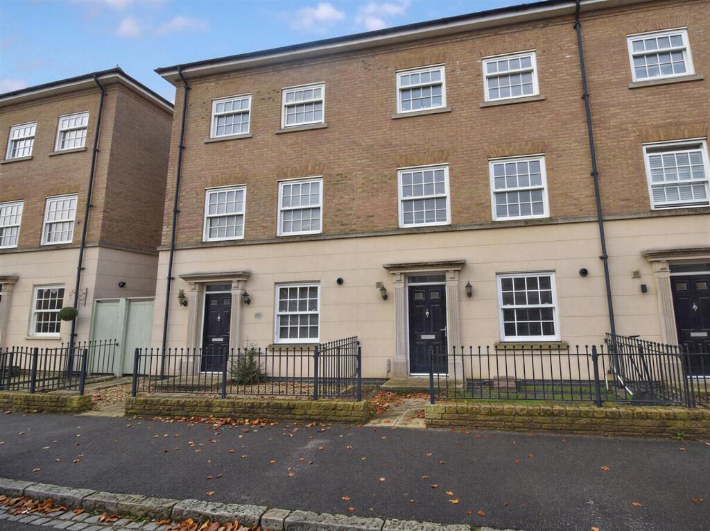 The Avenue, Corby, NN17 5EE