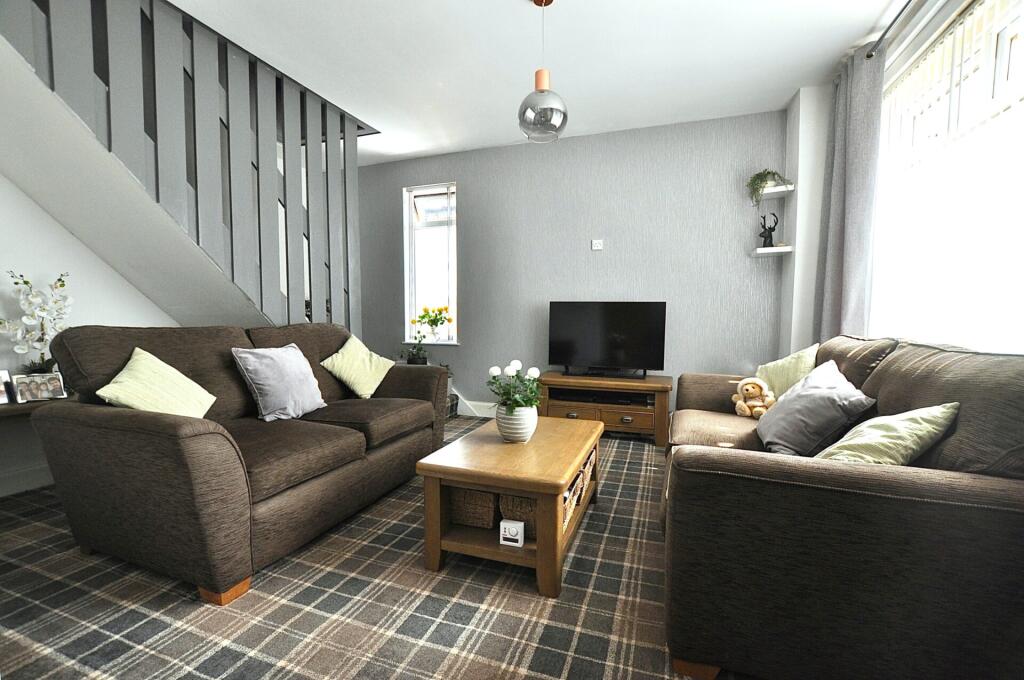 81 Kelvin Street, Largs, KA30 9BB photo 2