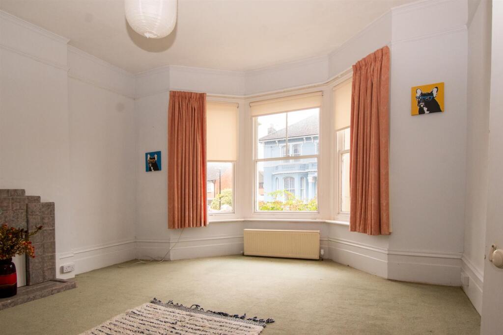 Apartment in Tonbridge - View 4