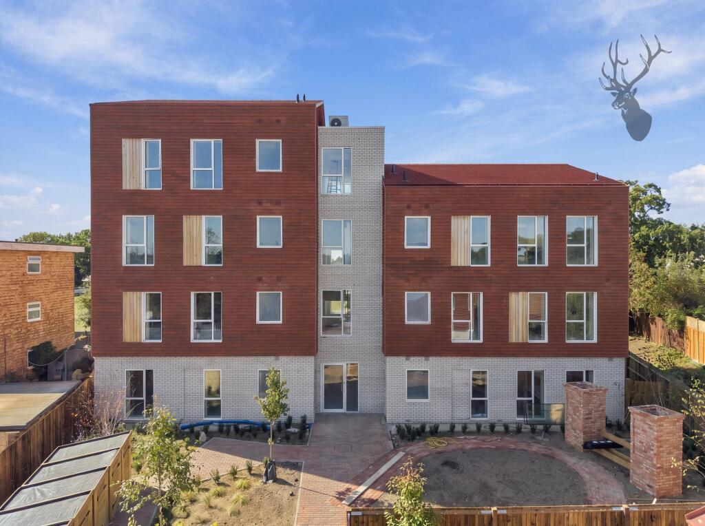 Main image of property: Queen Stables, Chingford, E4