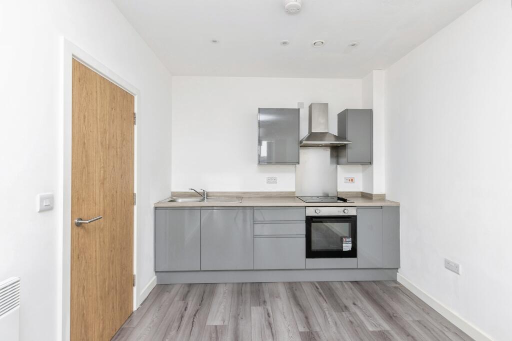 Apartment in Bradford - View 3