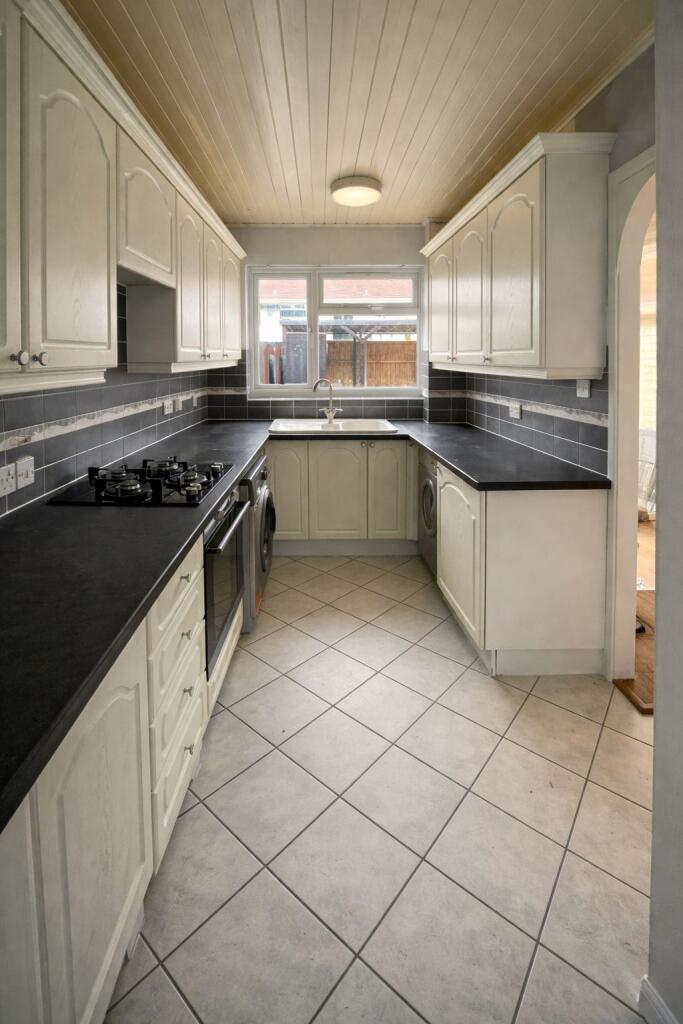 House in Gillingham, Medway - View 5