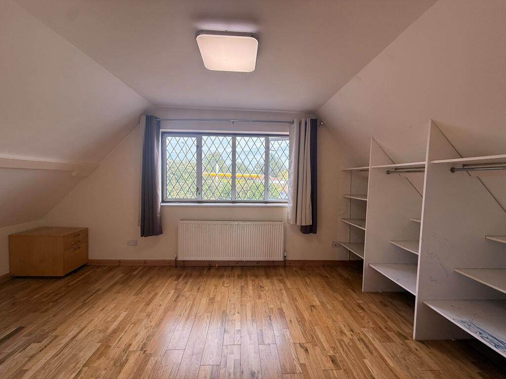 House in Slough - View 3