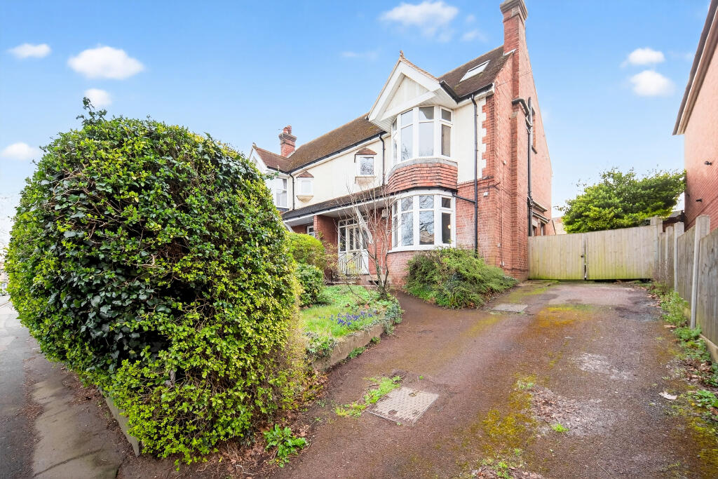 Main image of property: College Road, Maidstone, ME15