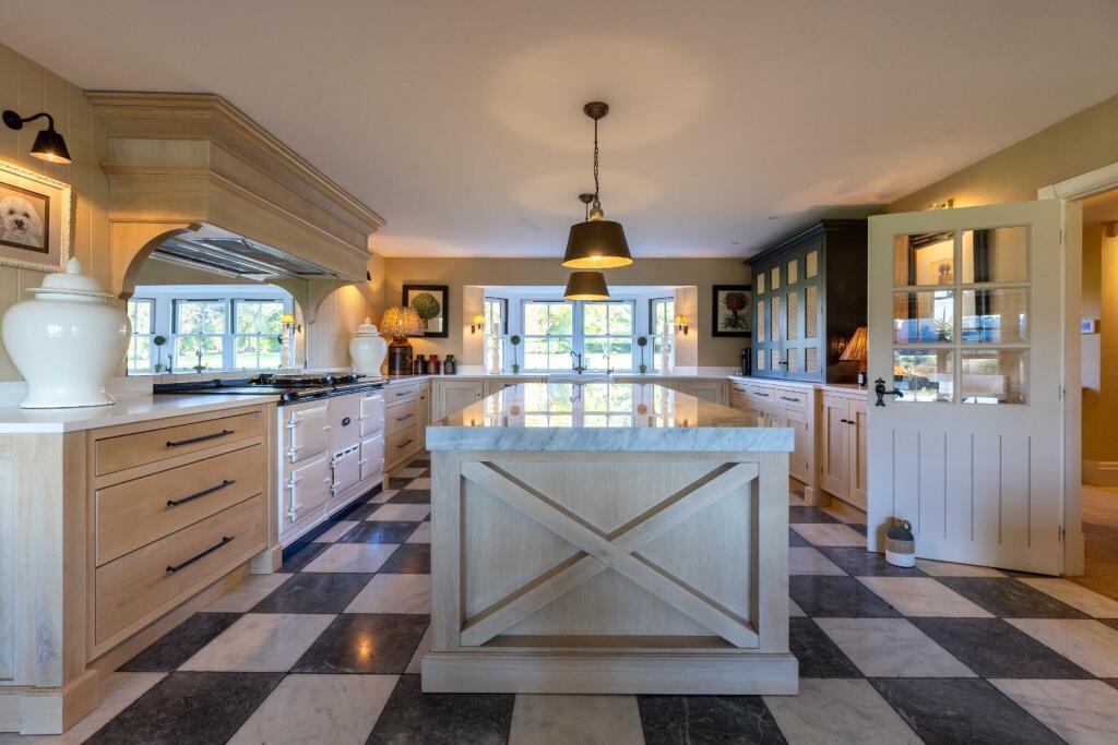 An immaculately presented and individually designed detached family home in Tiverton, Tarporley photo 2