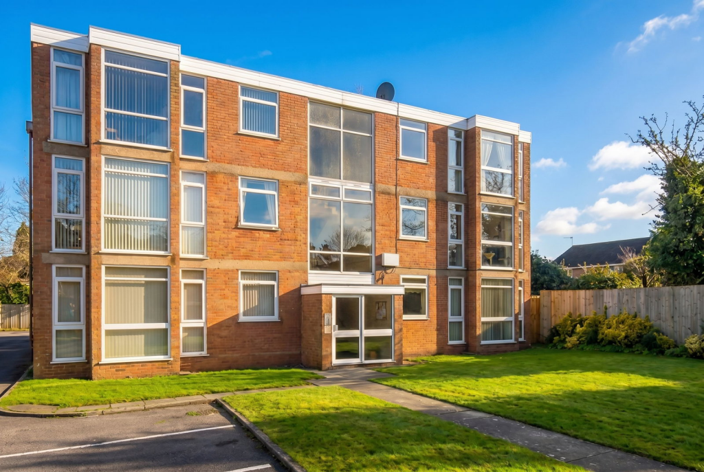 Apartment in Birmingham, Billesley - View 2