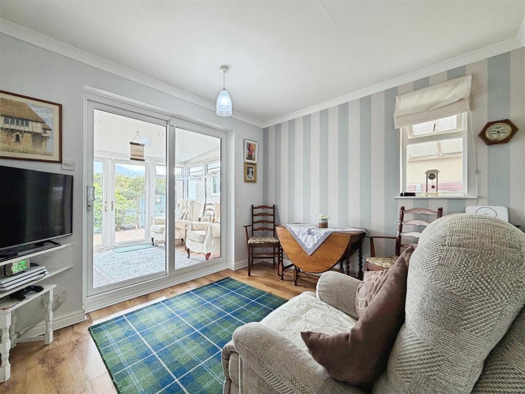 House in Retford, Newtown - More