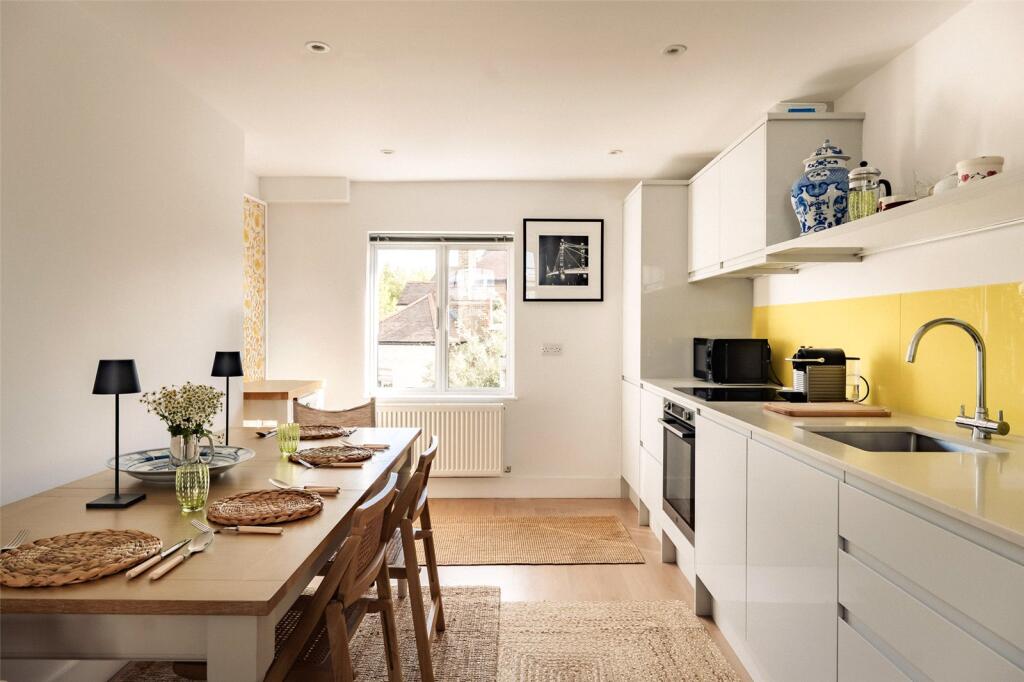 Apartment in London - View 4