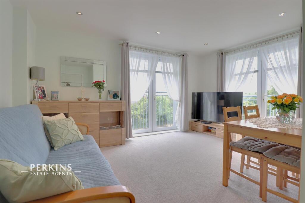 Main image of property: Northolt, UB5