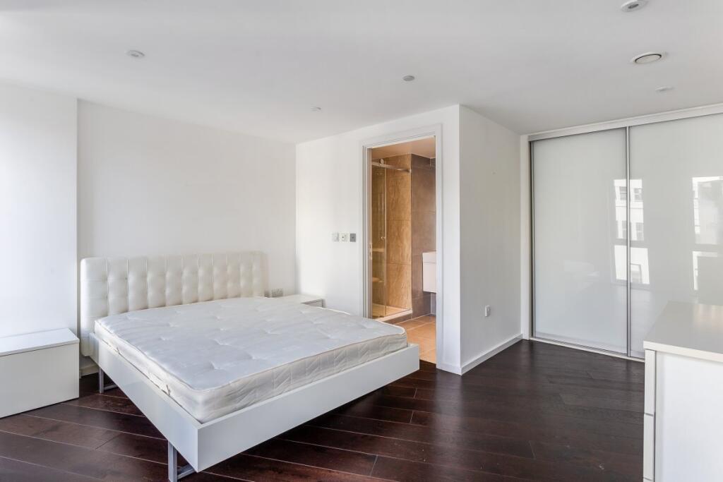 Apartment in London, St Luke's, Finsbury - More