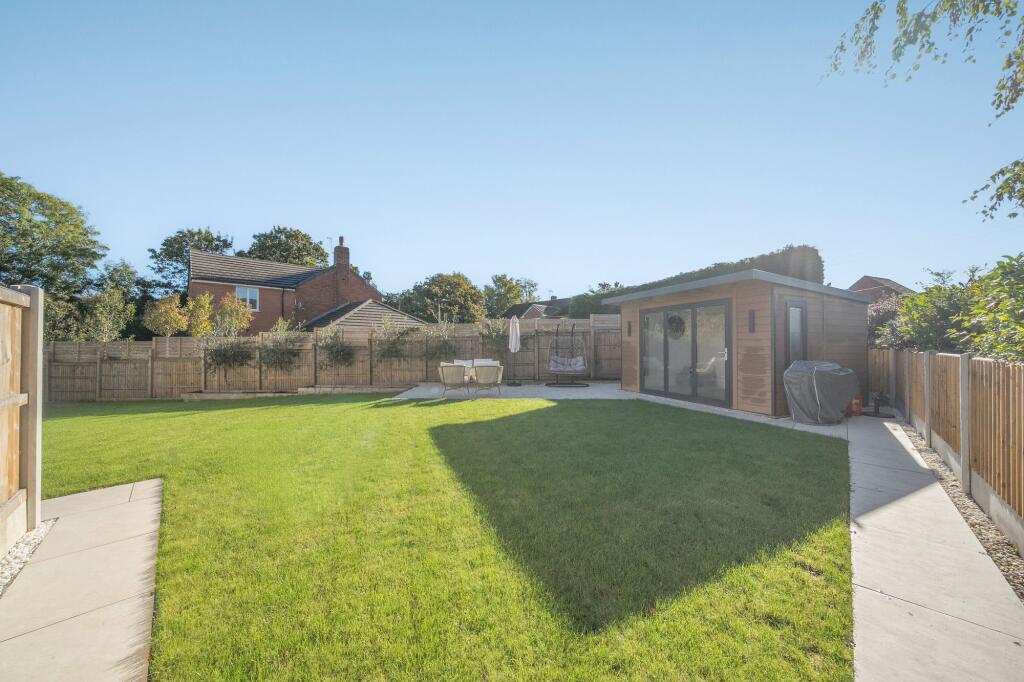 House in Wilmslow, Oak Green - View 4