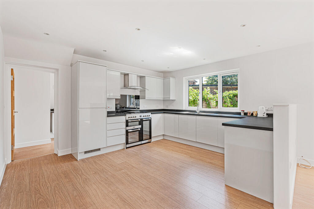House in Waverley, Godalming - View 2