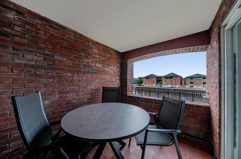 Apartment in Exeter - View 3
