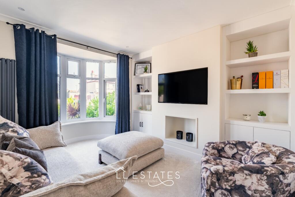 Rhyl, Denbighshire, LL18 photo 4