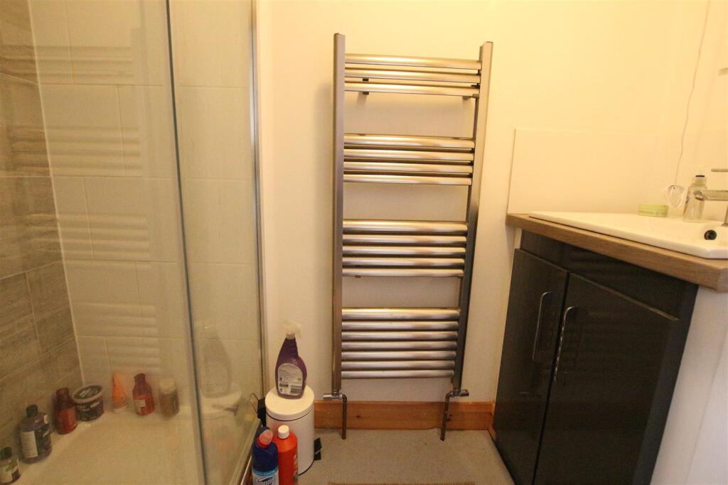 Apartment in Northampton, Phippsville - View 5