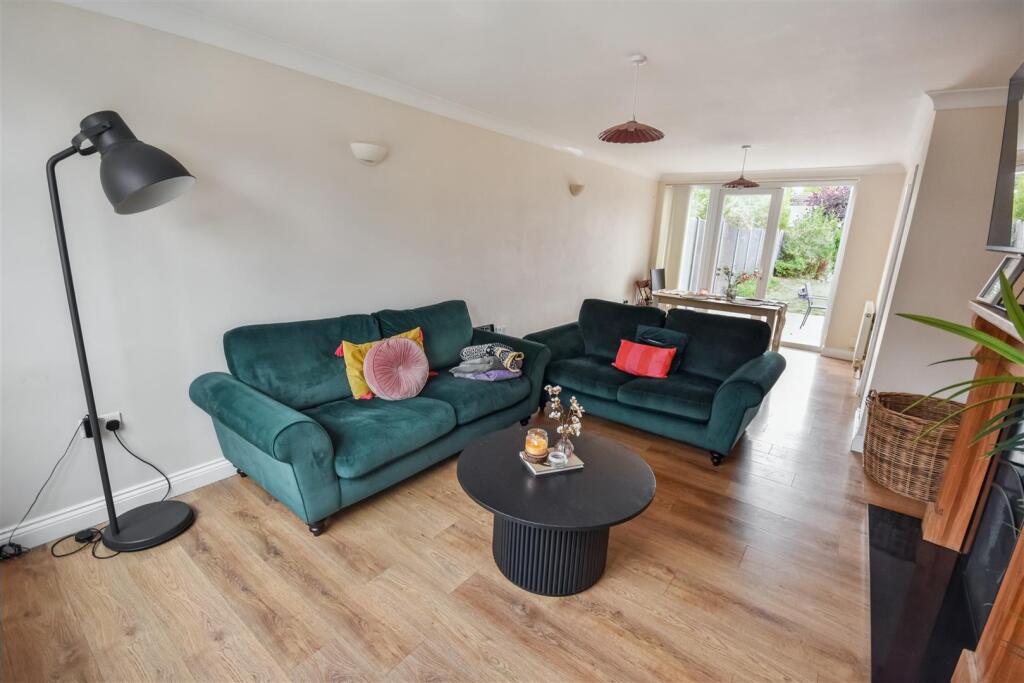 Glyndebourne Gardens, Corby, NN18 0PZ - More