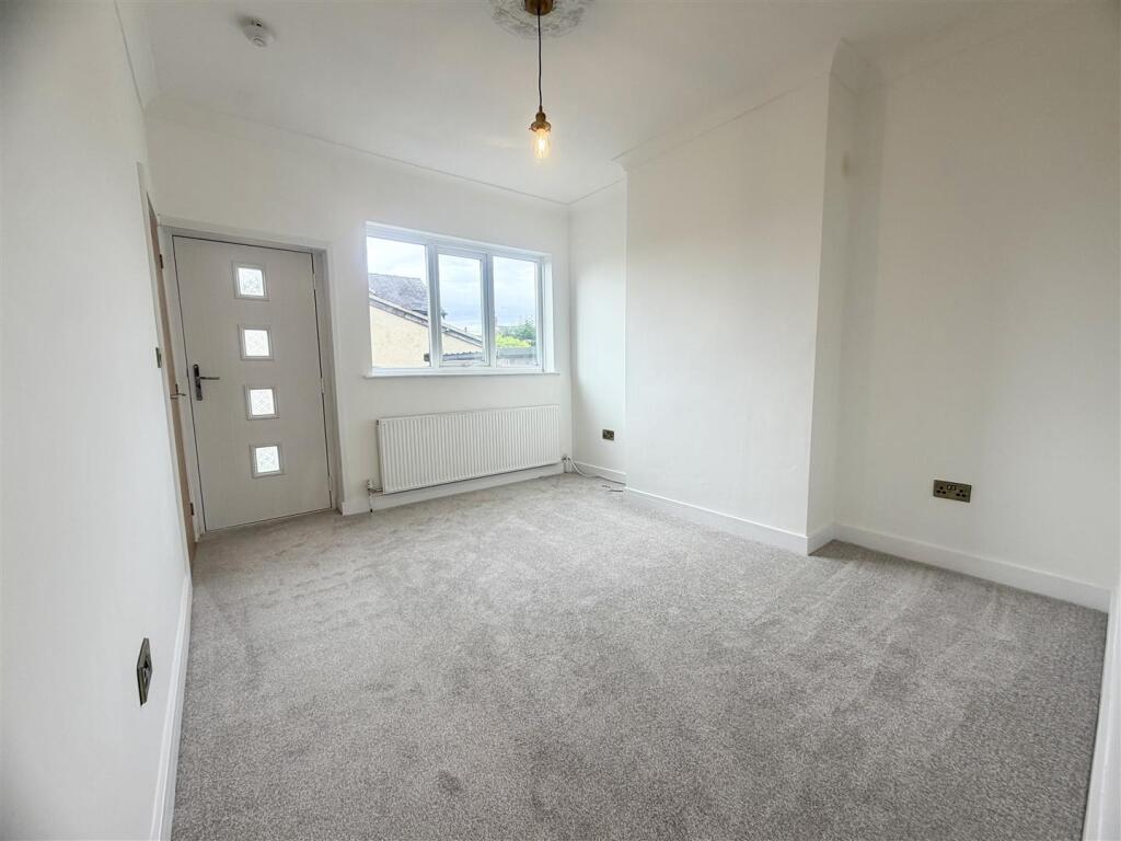 House in Leeds, Kippax - View 4