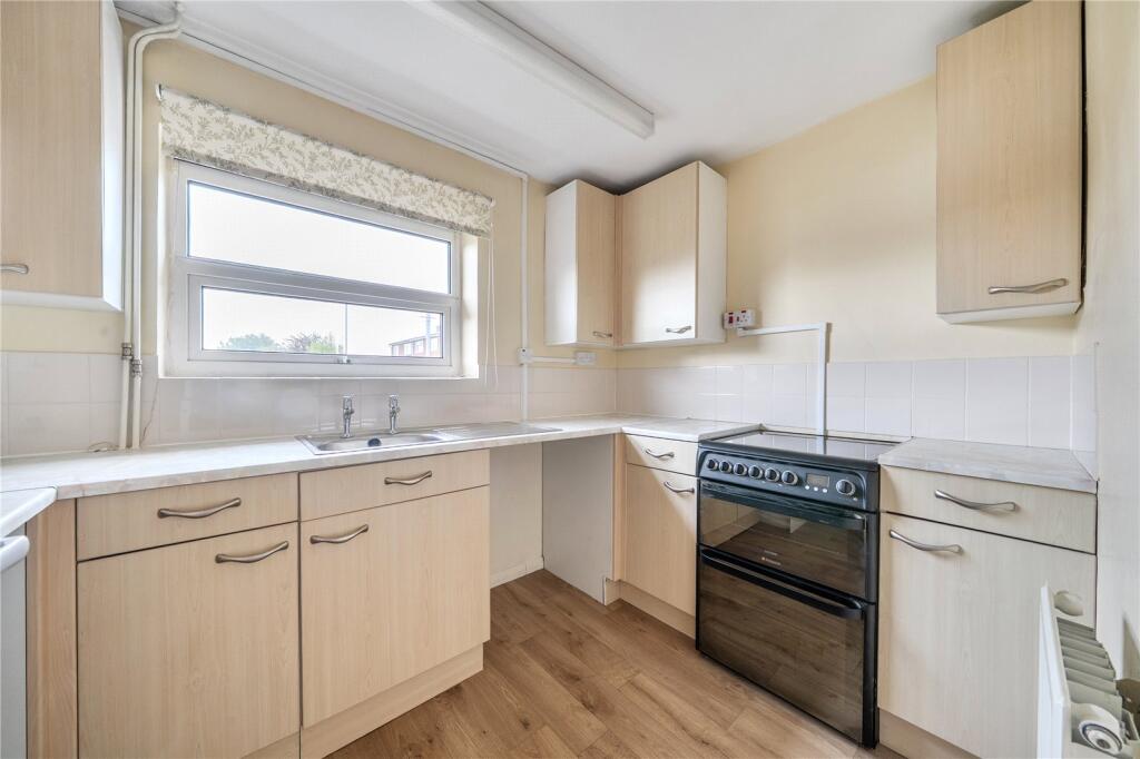 House in Swindon, Royal Wootton Bassett - More